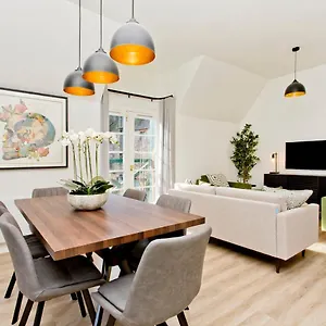Newly Reno'd 2 Bed With Free Parking Apartment