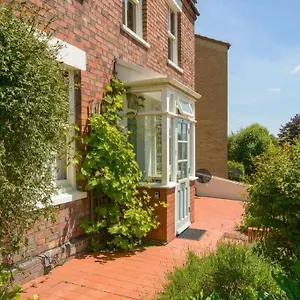 Charming 2 Double Bed Style House Holiday home Bristol
