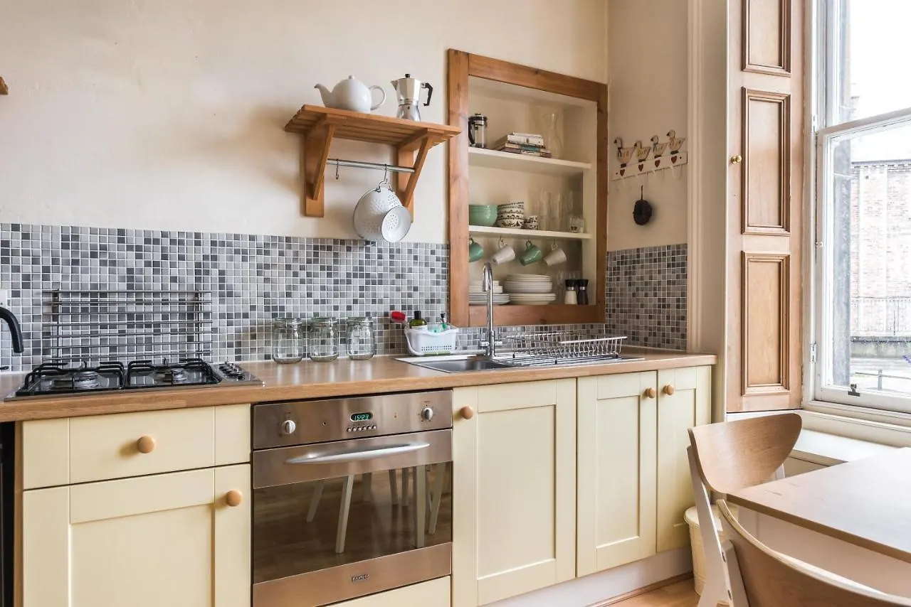 Apartment Spacious & Unique City Central 1 Bed With Wifi Edinburgh