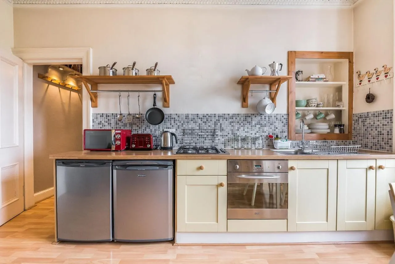 Spacious & Unique City Central 1 Bed With Wifi Edinburgh 0*,