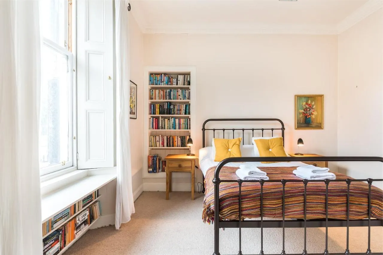 Apartment Spacious & Unique City Central 1 Bed With Wifi Edinburgh